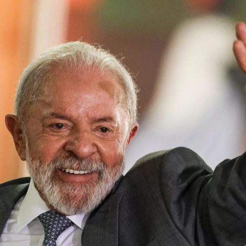 Aprovação de Lula se mantém em 49% e supera desaprovação, aponta pesquisa CNT