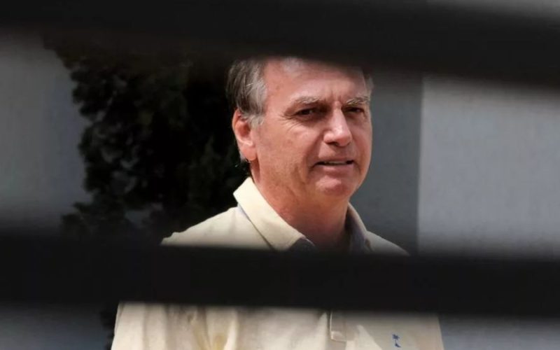 Bolsonaro fica inelegível até 2060 após decisão de Moraes