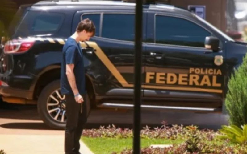 “Está muito mal”, diz Jair Renan após visitar Bolsonaro na prisão