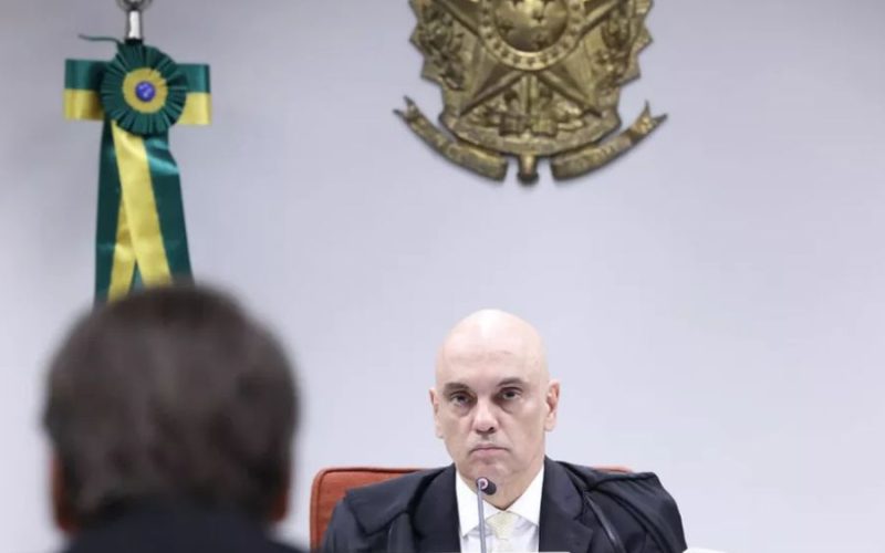 Moraes já pode determinar início do cumprimento da pena de Bolsonaro a qualquer momento
