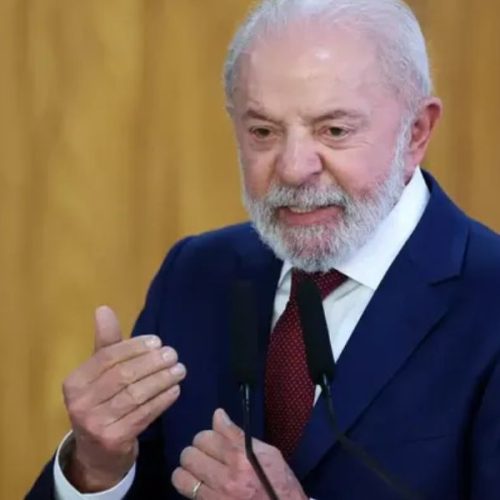 Lula lidera e mantém vantagem sobre Flávio Bolsonaro em quase todas as simulações, aponta pesquisa