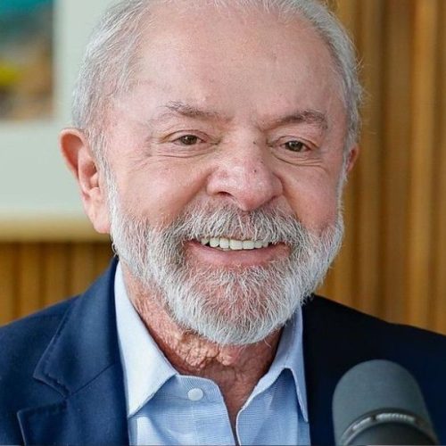Presidente Lula sanciona lei que amplia isenção do Imposto de Renda para quem ganha até R$ 5 mil