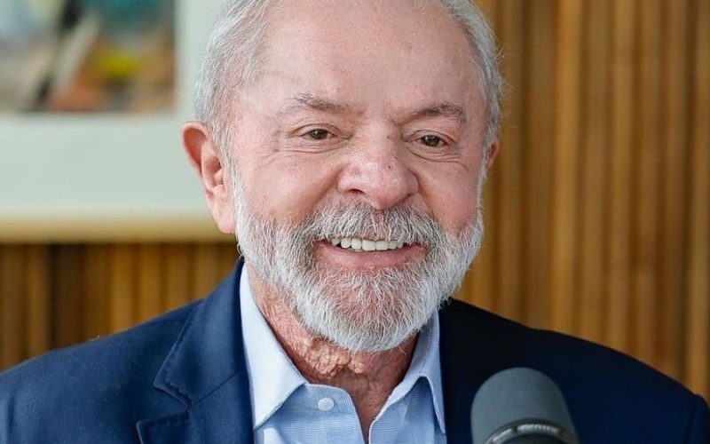 Presidente Lula sanciona lei que amplia isenção do Imposto de Renda para quem ganha até R$ 5 mil