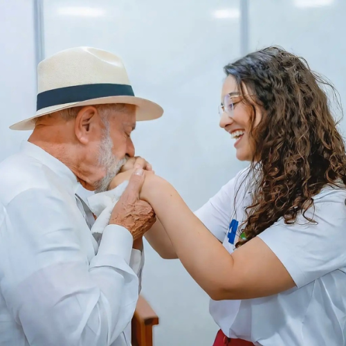 Teca Nelma recebe “benção” de Lula e se torna a aposta do PT nacional para a Assembleia.